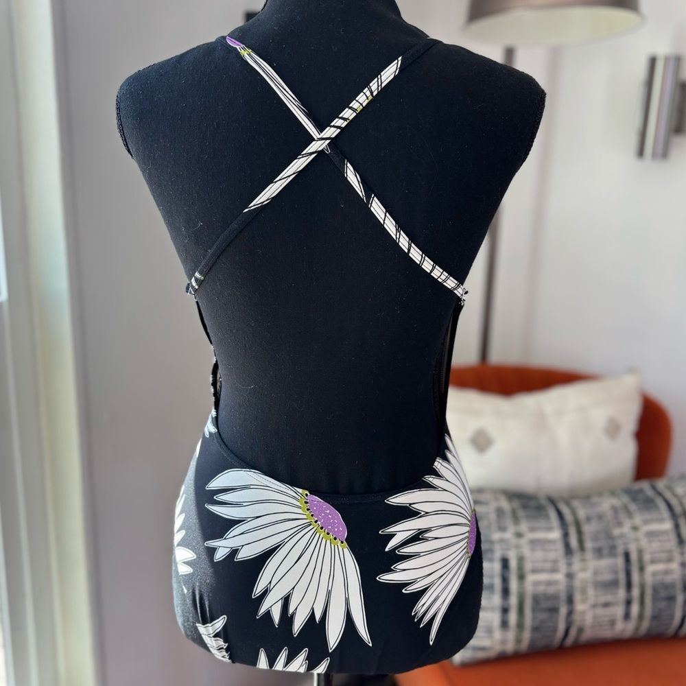Kate Spade daisy swimsuit XSmall - Picture 6 of 10